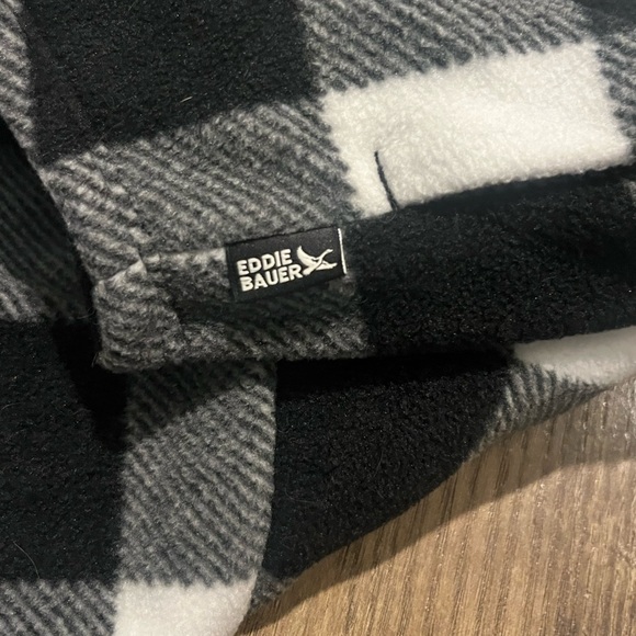 Eddie Bauer Buffalo Plaid Fleece Button-Down – Black & White, Large - Picture 7 of 13